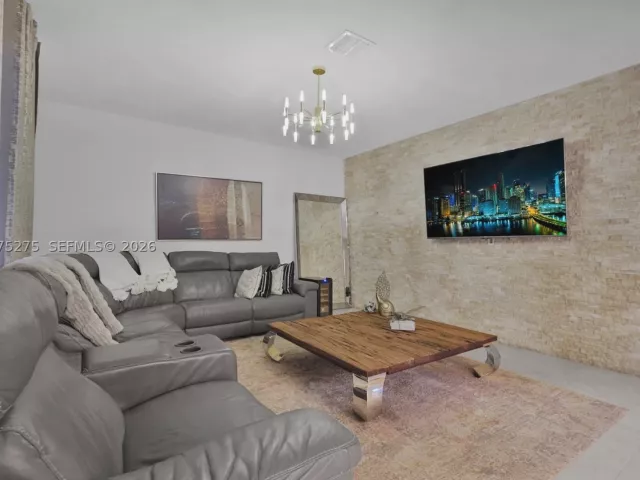 Продажа дома по адресу 2150 NW 16th Pl - фото 9350547