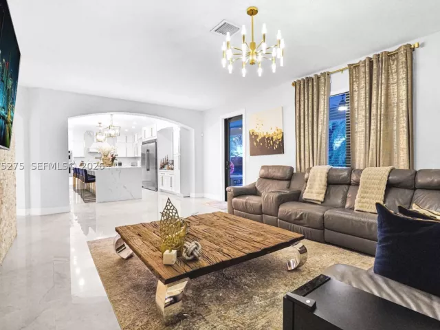 Продажа дома по адресу 2150 NW 16th Pl - фото 9350552