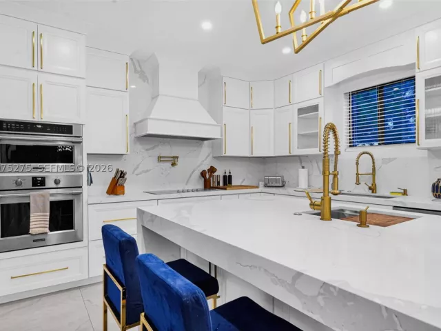 Продажа дома по адресу 2150 NW 16th Pl - фото 9350553