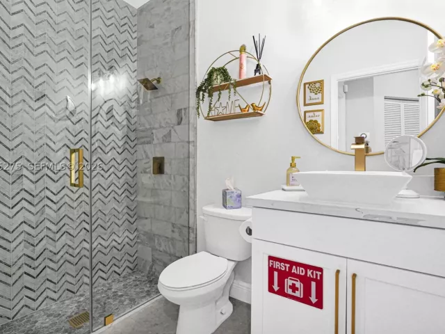 Продажа дома по адресу 2150 NW 16th Pl - фото 9350560