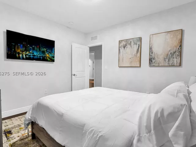 Продажа дома по адресу 2150 NW 16th Pl - фото 9350578