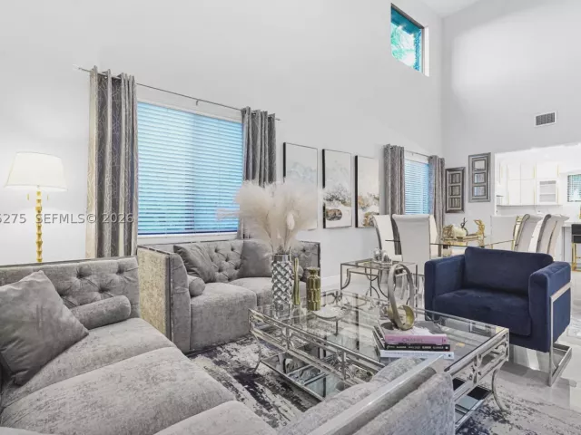 Продажа дома по адресу 2150 NW 16th Pl - фото 9350534