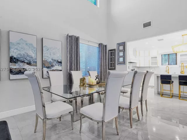 Продажа дома по адресу 2150 NW 16th Pl - фото 9350536