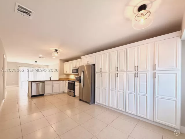 Продажа дома по адресу 1140 Oysterwood St - фото 9353773