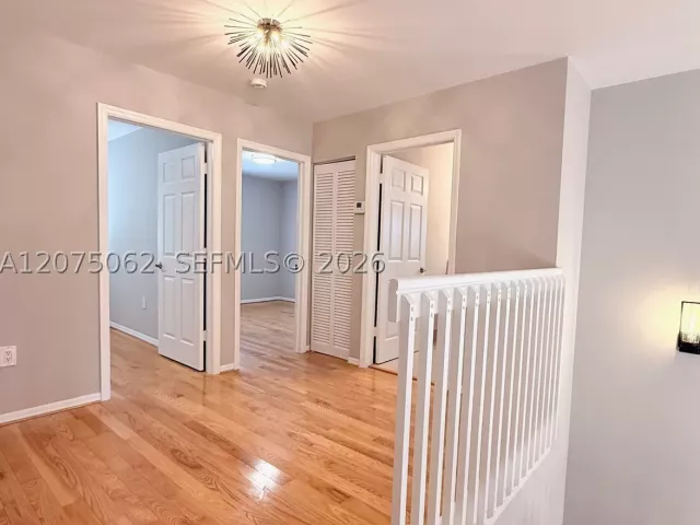 Продажа дома по адресу 1140 Oysterwood St - фото 9353776