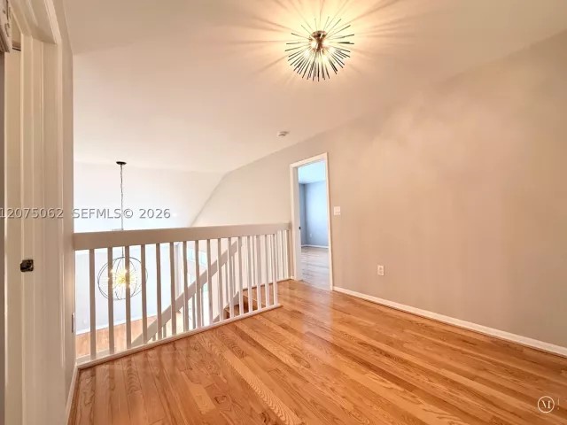 Продажа дома по адресу 1140 Oysterwood St - фото 9353777