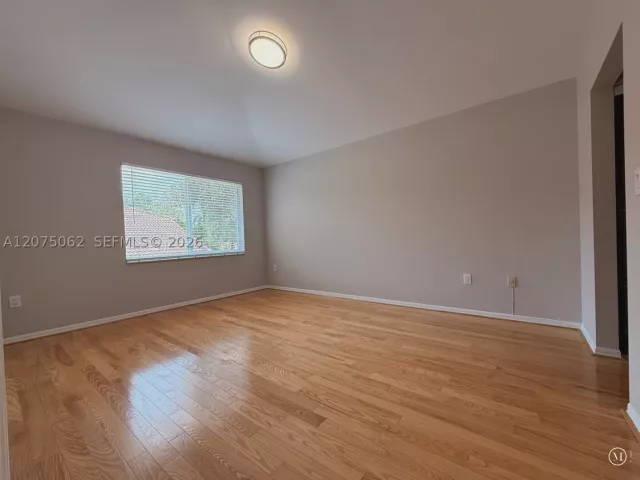 Продажа дома по адресу 1140 Oysterwood St - фото 9353778