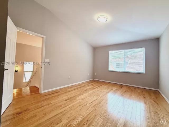 Продажа дома по адресу 1140 Oysterwood St - фото 9353780