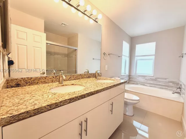 Продажа дома по адресу 1140 Oysterwood St - фото 9353783