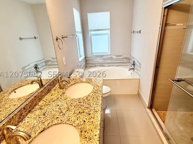 Продажа дома по адресу 1140 Oysterwood St - фото 9353784