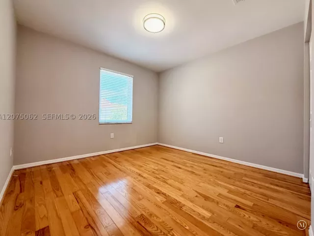 Продажа дома по адресу 1140 Oysterwood St - фото 9353785