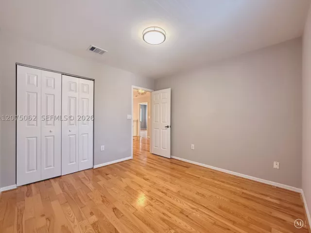 Продажа дома по адресу 1140 Oysterwood St - фото 9353786