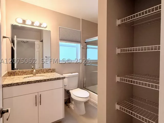 Продажа дома по адресу 1140 Oysterwood St - фото 9353787