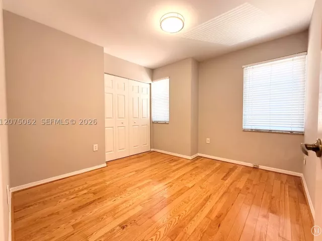 Продажа дома по адресу 1140 Oysterwood St - фото 9353789