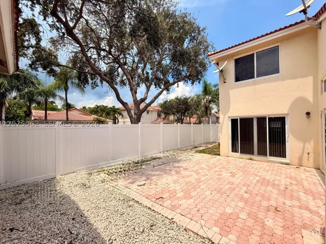 Продажа дома по адресу 1140 Oysterwood St - фото 9353793