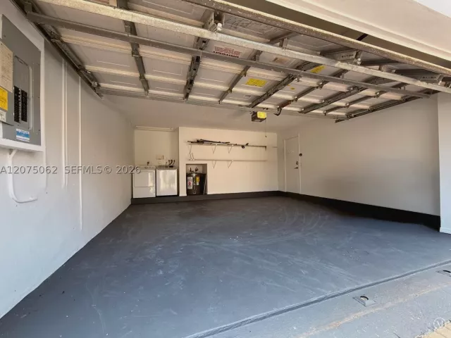 Продажа дома по адресу 1140 Oysterwood St - фото 9353801
