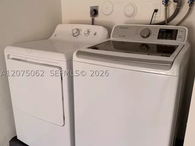 Продажа дома по адресу 1140 Oysterwood St - фото 9353802