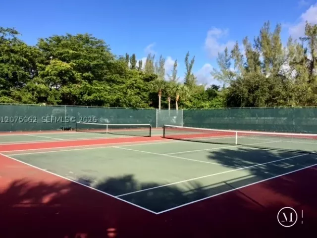 Продажа дома по адресу 1140 Oysterwood St - фото 9353815