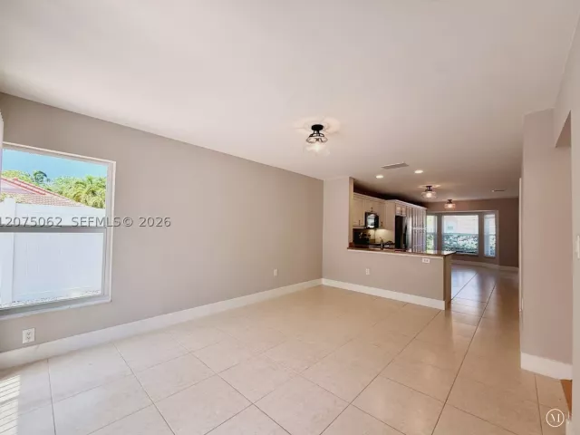 Продажа дома по адресу 1140 Oysterwood St - фото 9353770