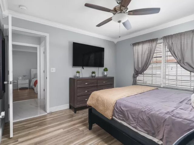 Продажа дома по адресу 533 NE 1st Avenue - фото 9355277