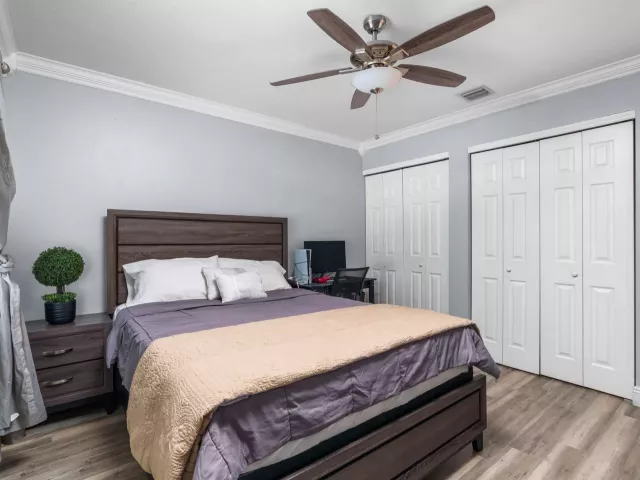 Продажа дома по адресу 533 NE 1st Avenue - фото 9355278