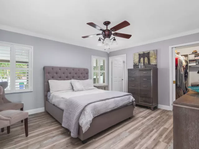Продажа дома по адресу 533 NE 1st Avenue - фото 9355290