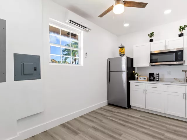 Продажа дома по адресу 533 NE 1st Avenue - фото 9355303