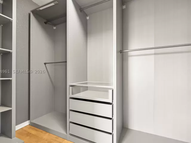 Продажа дома по адресу 1567 SE 20th Ave - фото 9362589