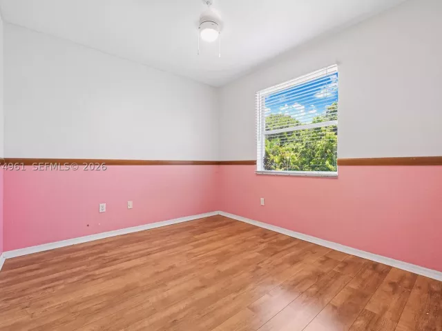 Продажа дома по адресу 1567 SE 20th Ave - фото 9362592