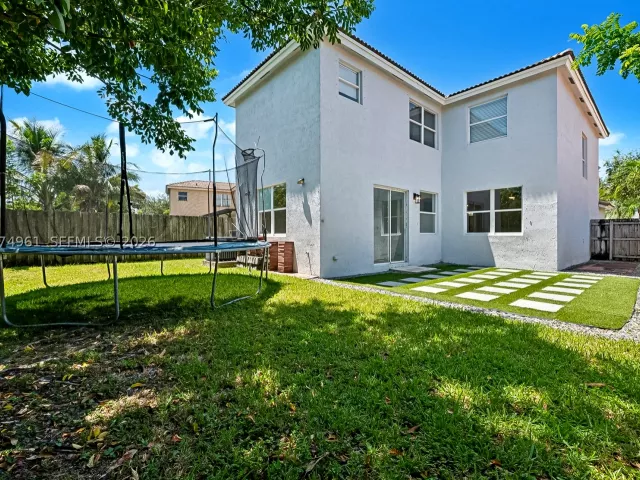 Продажа дома по адресу 1567 SE 20th Ave - фото 9362594