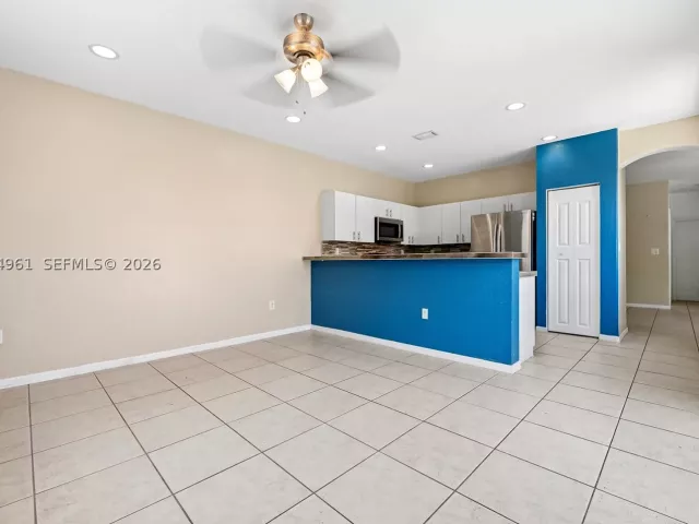 Продажа дома по адресу 1567 SE 20th Ave - фото 9362584