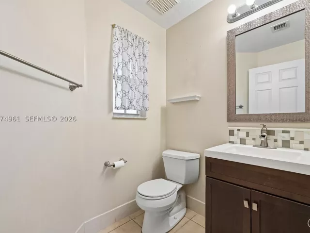Продажа дома по адресу 1567 SE 20th Ave - фото 9362586