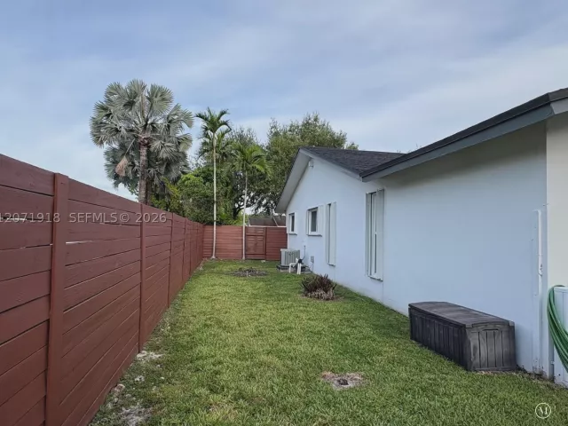 Продажа дома по адресу 13241 SW 104th Ave - фото 9372440