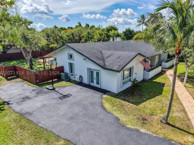 Продажа дома по адресу 13241 SW 104th Ave - фото 9372443