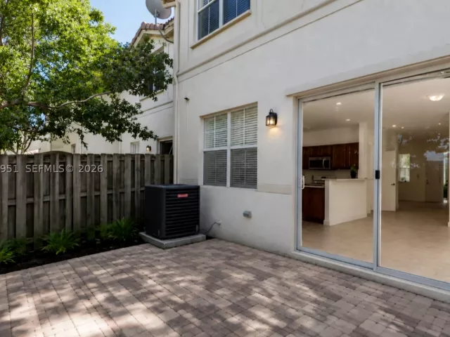 Продажа дома по адресу 8171 NW 107th Ct - фото 9361839
