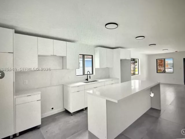 Продажа дома по адресу 2421 NW 152nd Ter - фото 9361250