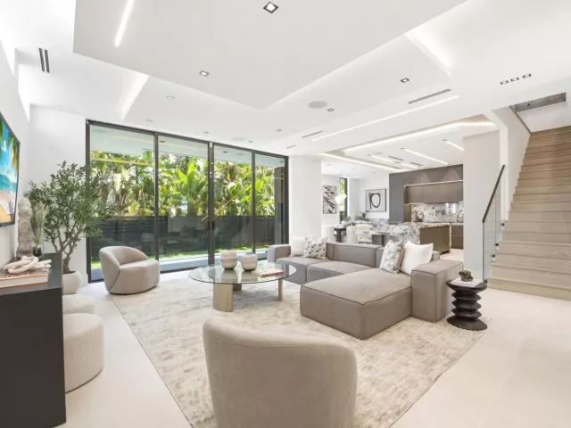 Продажа дома по адресу 3209 NE 26TH Street - фото 9375163