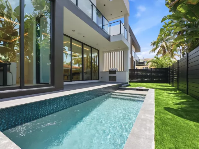 Продажа дома по адресу 3209 NE 26TH Street - фото 9375187