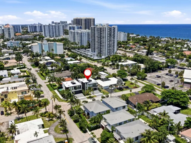 Продажа дома по адресу 3209 NE 26TH Street - фото 9375189