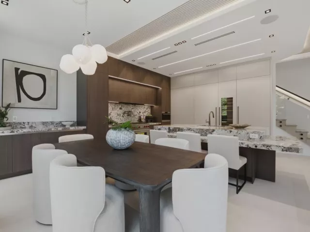 Продажа дома по адресу 3209 NE 26TH Street - фото 9375159