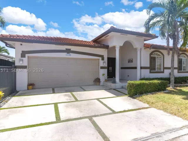 Продажа дома по адресу 12382 SW 213th Ter - фото 9360827