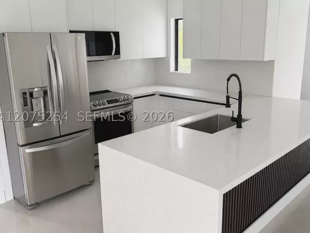 Продажа дома по адресу 544 NW 12th St - фото 9362598