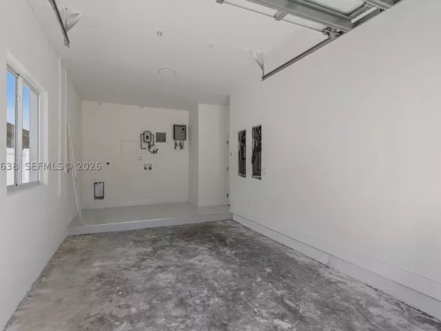 Продажа дома по адресу 5735 SW 4th St - фото 9360771