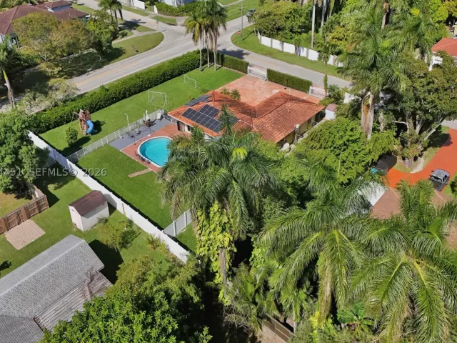 Продажа дома по адресу 2 NE 160th St - фото 9360783