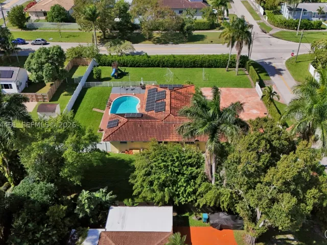 Продажа дома по адресу 2 NE 160th St - фото 9360784