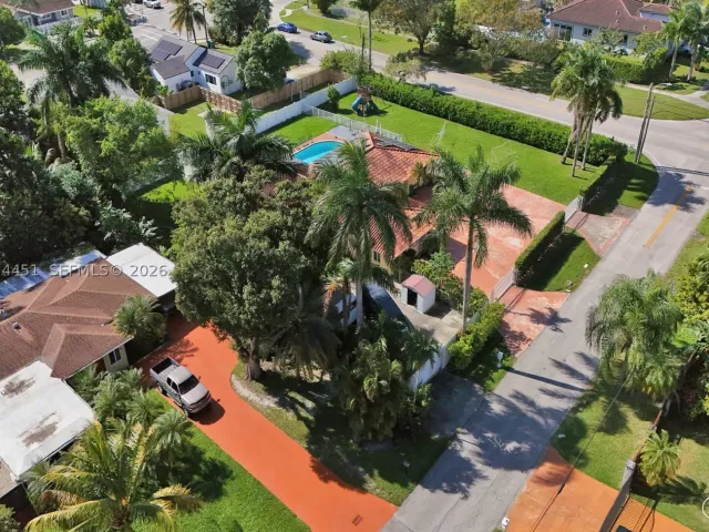 Продажа дома по адресу 2 NE 160th St - фото 9360785