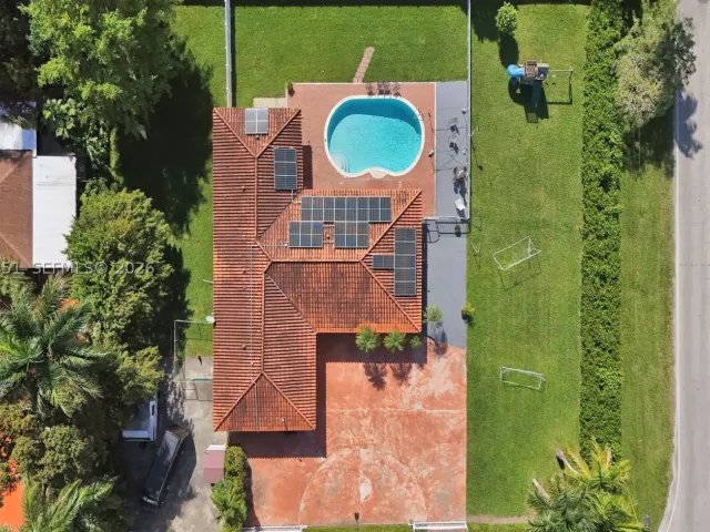 Продажа дома по адресу 2 NE 160th St - фото 9360791
