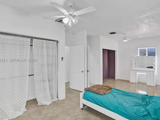 Продажа дома по адресу 2 NE 160th St - фото 9360799