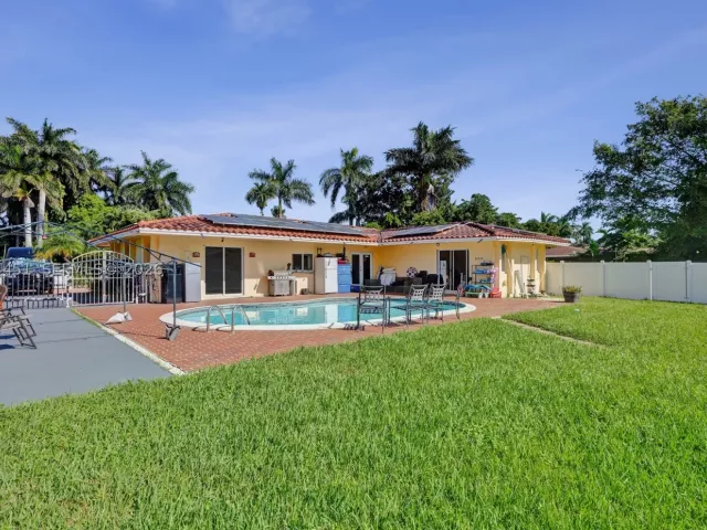 Продажа дома по адресу 2 NE 160th St - фото 9360815