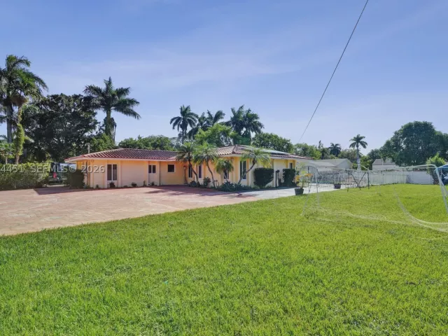 Продажа дома по адресу 2 NE 160th St - фото 9360819